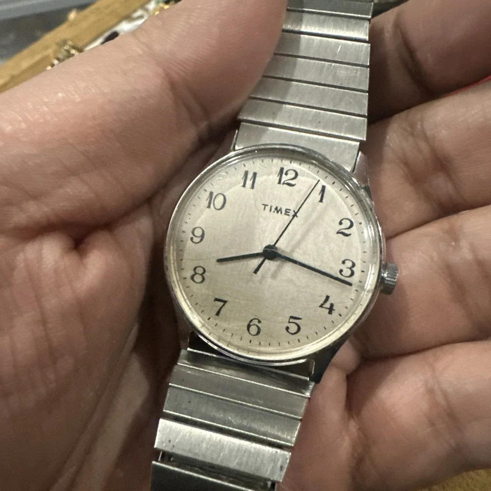 Working Vtg Timex Manual Wind 34mm Mens Watch Silver Tone Works Fine Fit 7.5
